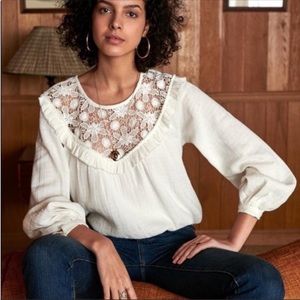 Sezane lace white top, romantic, lovely and elegant